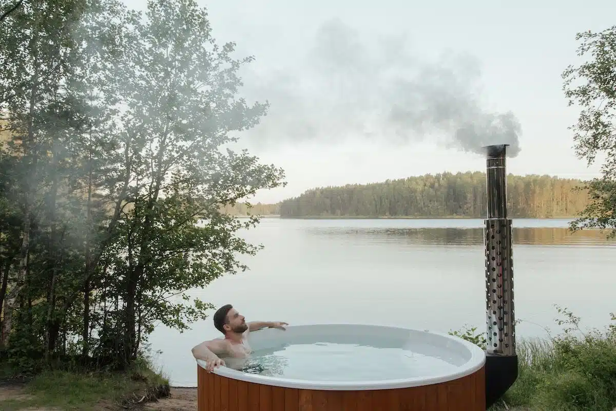 Comment résoudre les problèmes de mousse dans un spa gonflable ? causes et solutions.