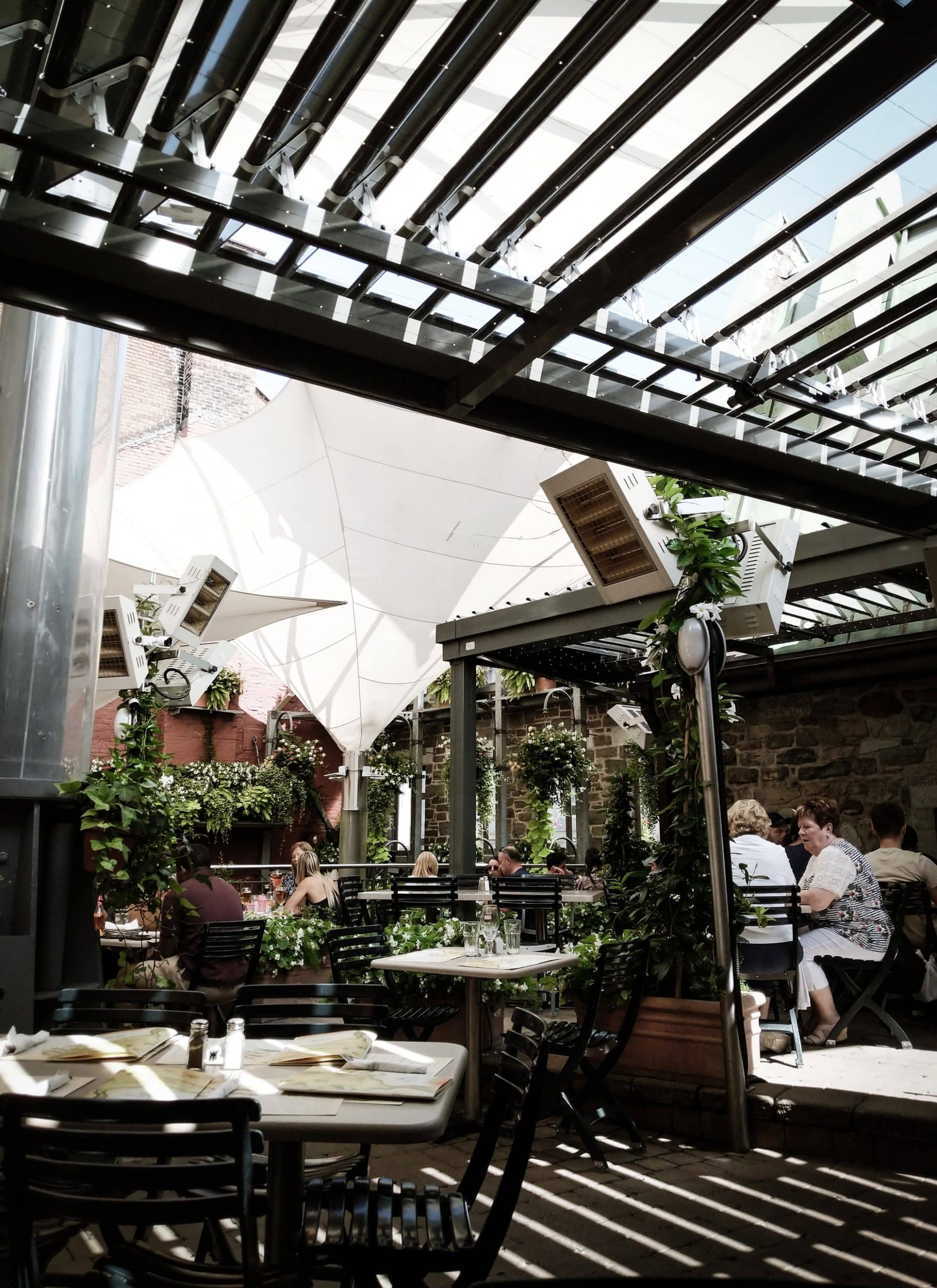 La pergola bioclimatique : vivre à l’extérieur comme à l’intérieur