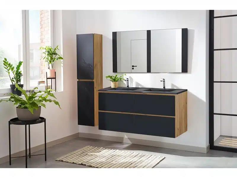 Comment créer une atmosphère chic avec un meuble salle de bain noir et bois ?