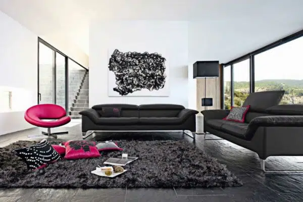 Comment décorer son salon avec un canapé noir ?