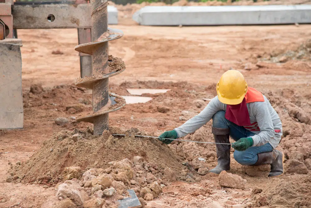réaliser une étude de sol, avant des travaux de terrassement